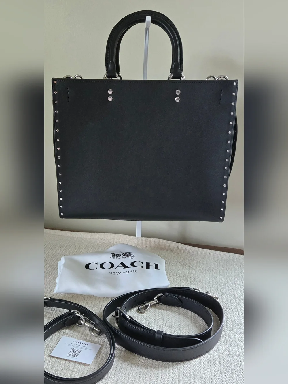 Coach Rivet Rogue 30 - Picture 2 of 13